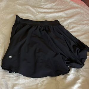 Lulu Lemmon skirt.Worn maybe twice. No stains or anything, great condition